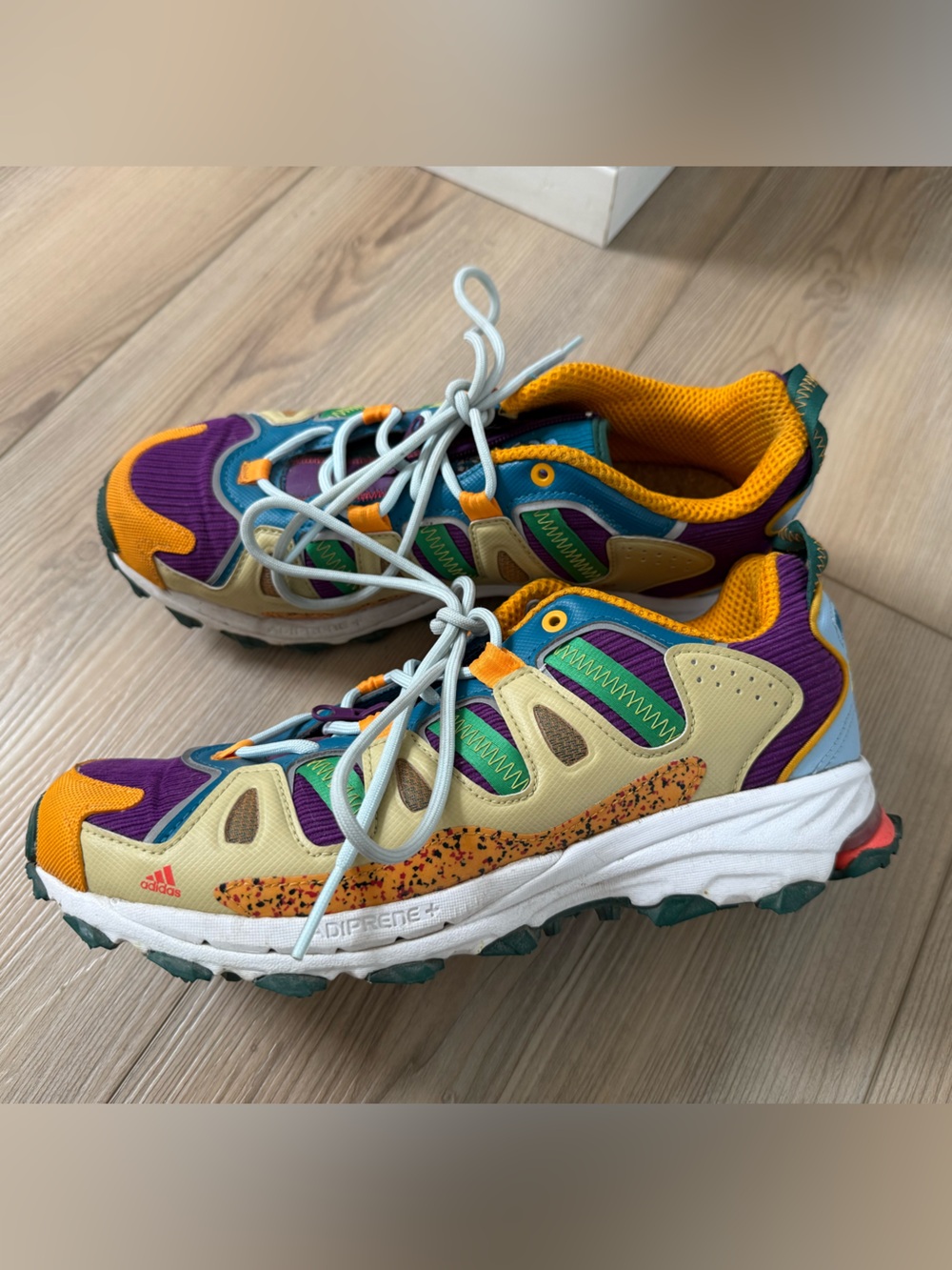 Adidas x Sean Wotherspoon Superturf Adventure "Jiminy Cricket" sneakers - Picture 2 of 5